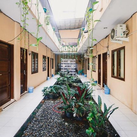 Hotel Reddoorz Near Jalan Gatot Subroto Medan Exterior foto