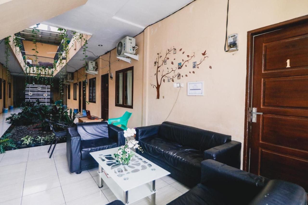 Hotel Reddoorz Near Jalan Gatot Subroto Medan Exterior foto