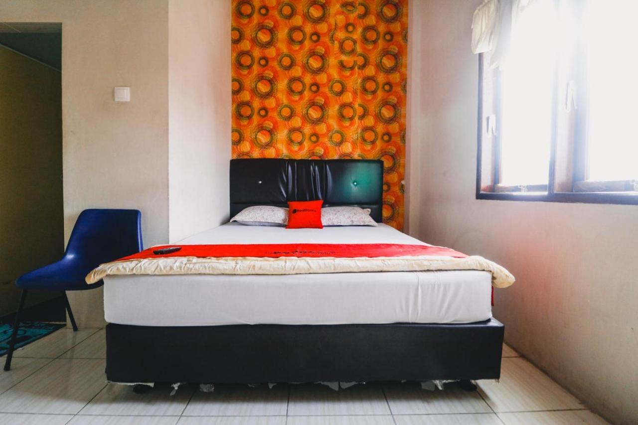 Hotel Reddoorz Near Jalan Gatot Subroto Medan Exterior foto