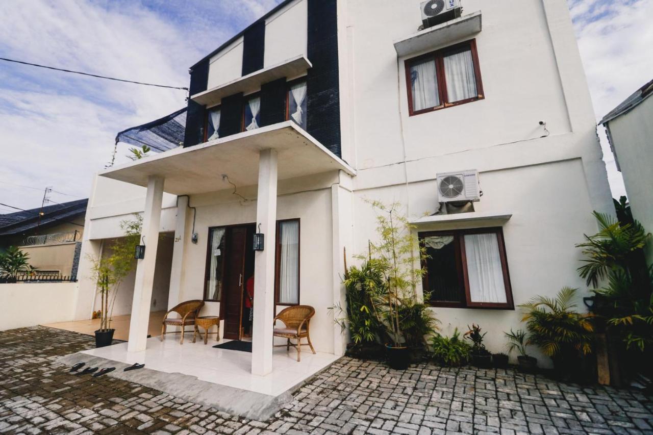 Hotel Reddoorz Near Jalan Gatot Subroto Medan Exterior foto